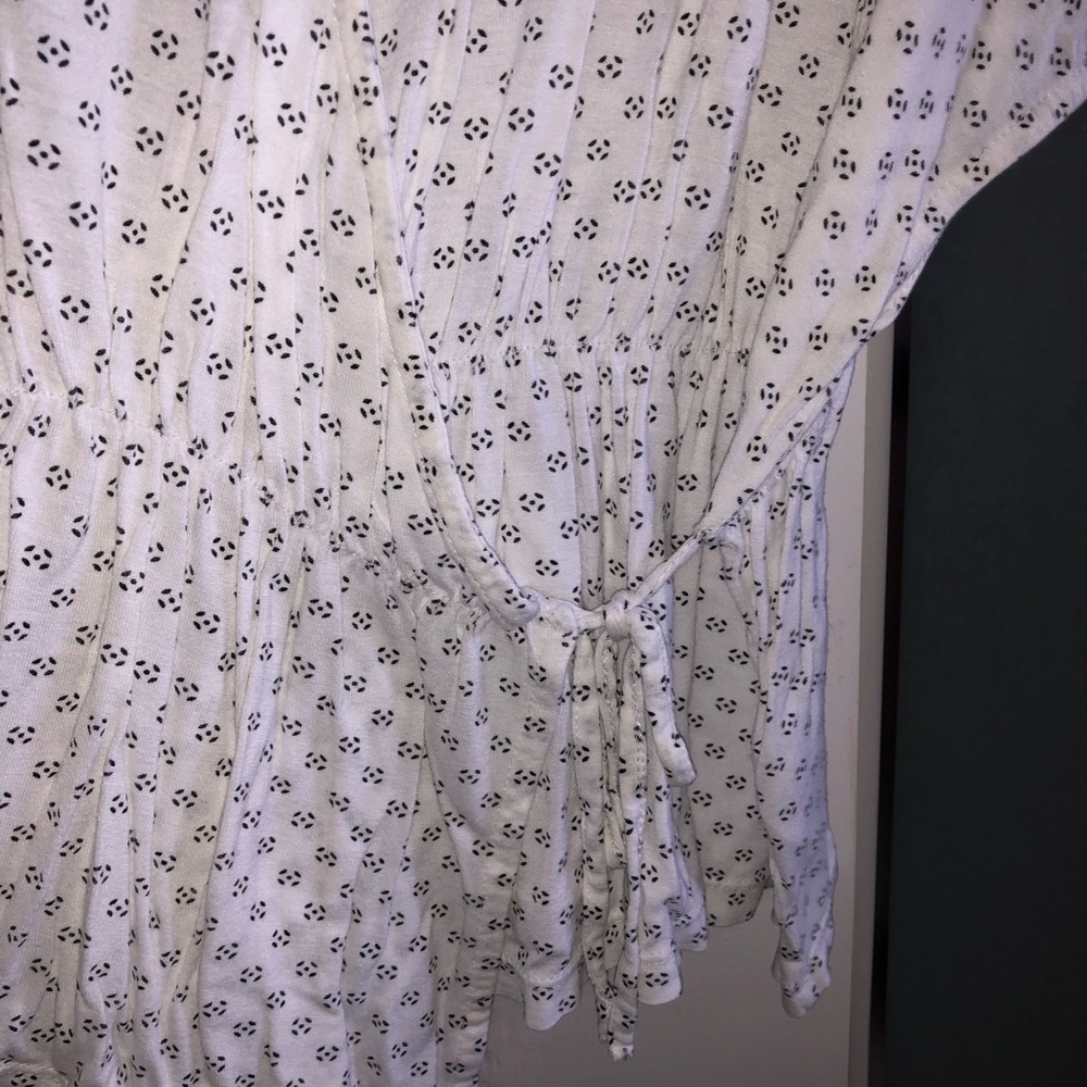 blouse - Picture 2 of 3